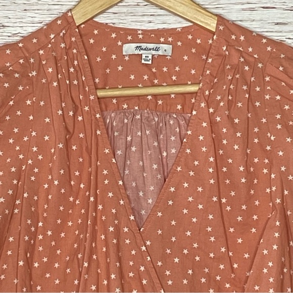 Madewell Wrap Top in Coral Star Scatter Sz L - Picture 8 of 15